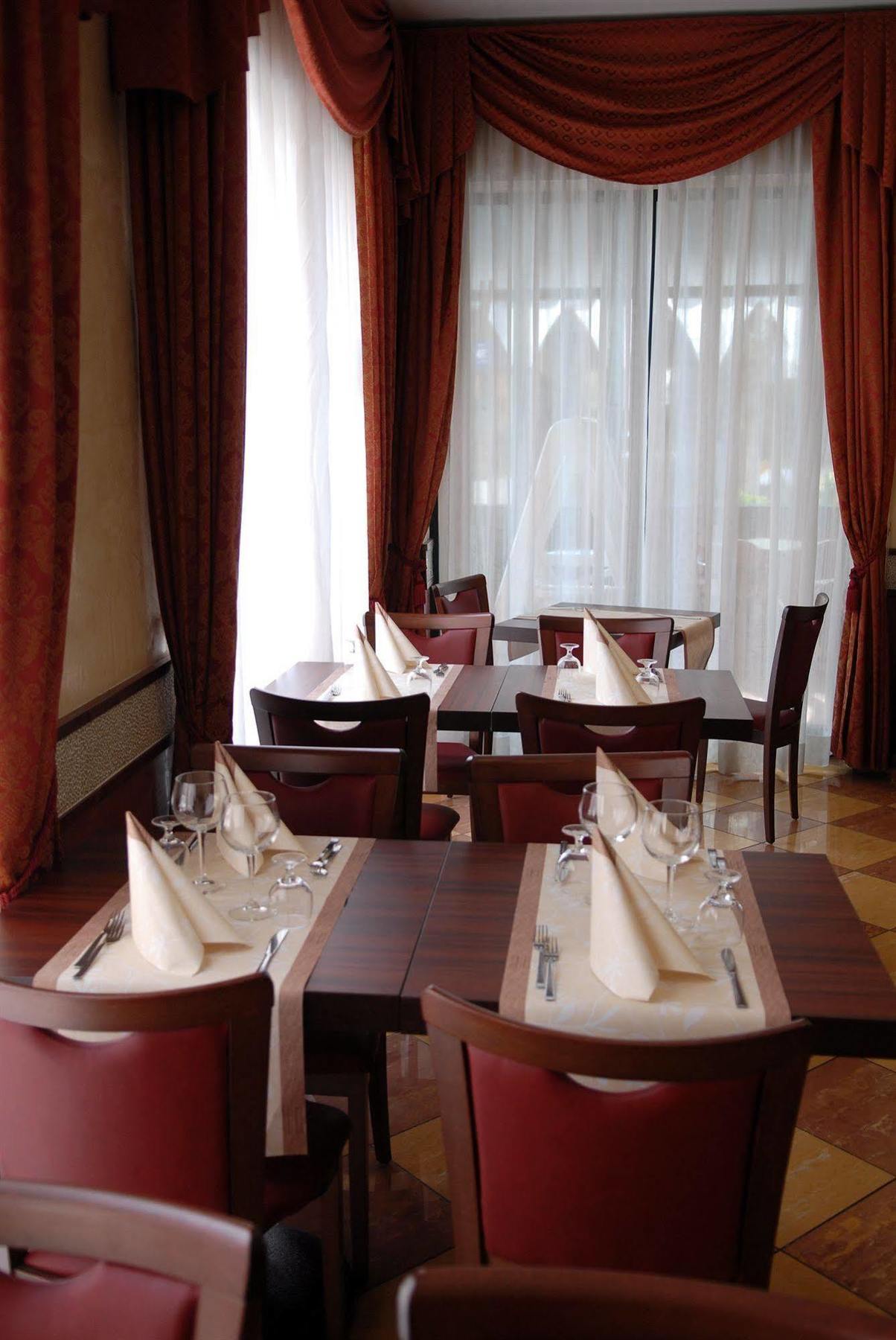 Hotel Dei Platani Rimini Ngoại thất bức ảnh